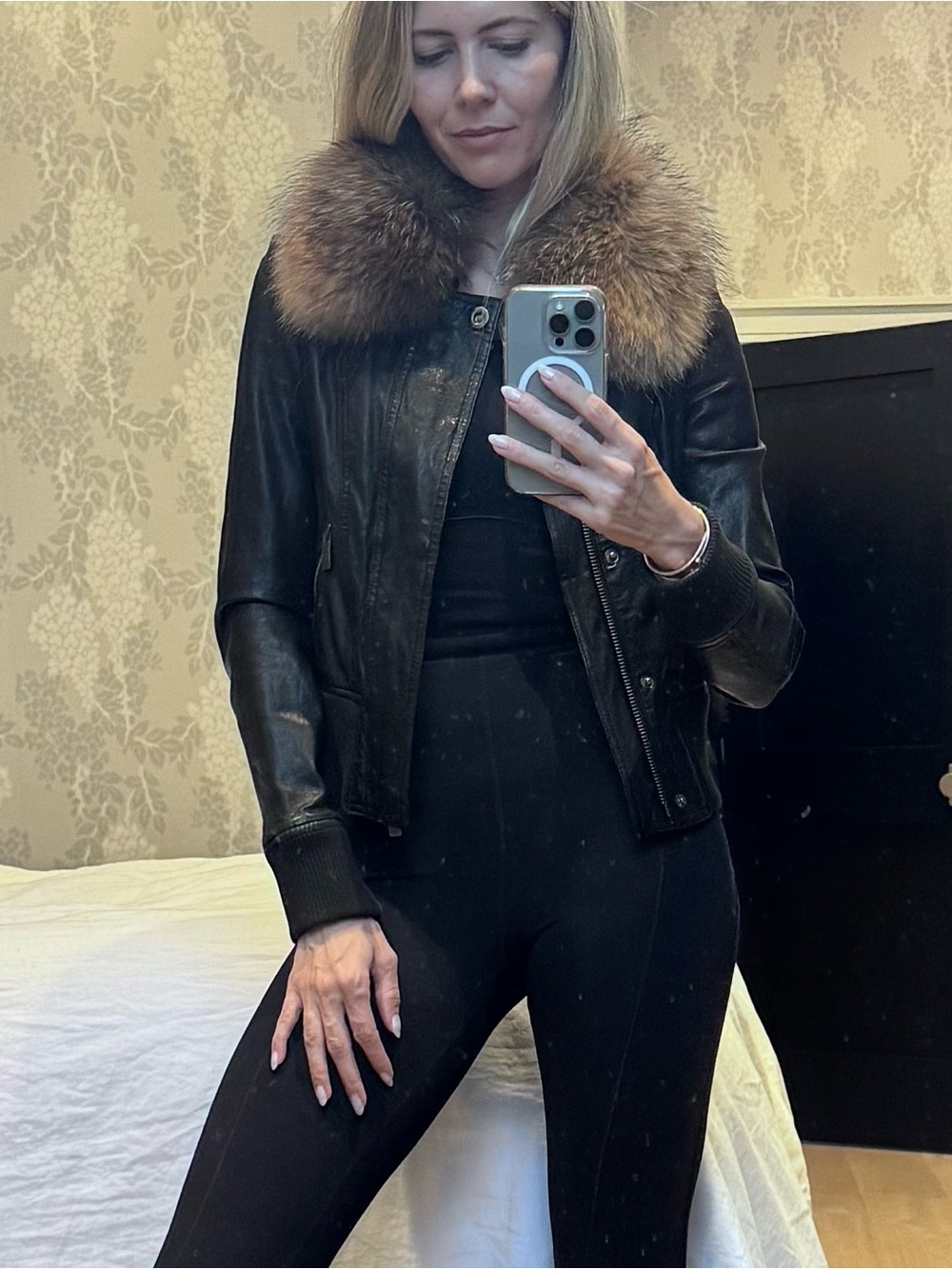 LINE Luxury Brand Women’s Lambskin Leather Bomber with Real Racoon Fur Collar XS